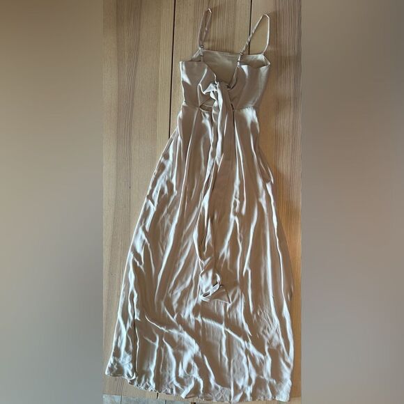 Show Me your Mumu Lauren Tie Maxi in Dove Grey Chiffon - Size Small - Picture 3 of 9